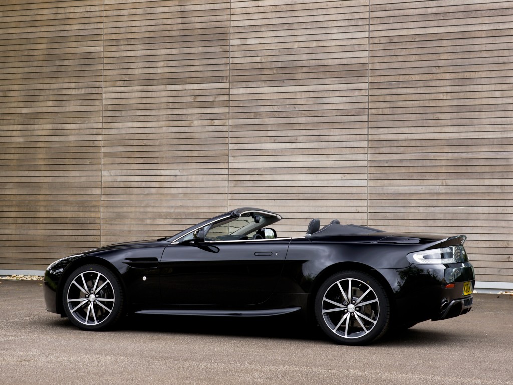 Aston Martin Vantage Roadster V8 Vantage Roadster N420 (Automatic)